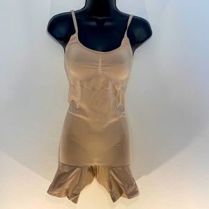 Spanx OnCore Mid-Thigh Bodysuit size L